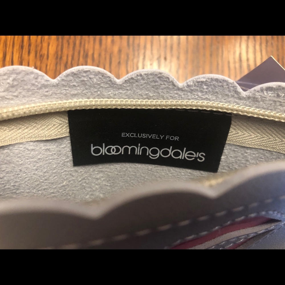 Bloomingdales Lipstick Makeup Purse Bag Gray NEW! - Picture 2 of 4